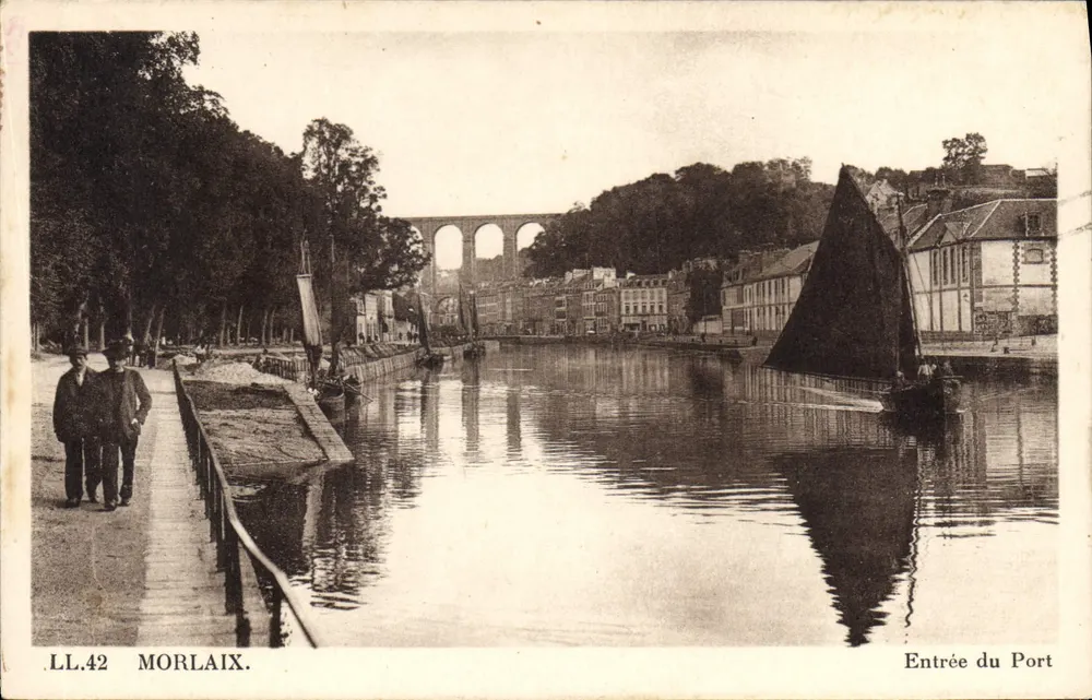 Morlaix — Entrada do Porto — LL.42, editor CH. DES ARTS PHOTOGRAPHIQUES STRASBOURG-RECHTICHEN - Frente