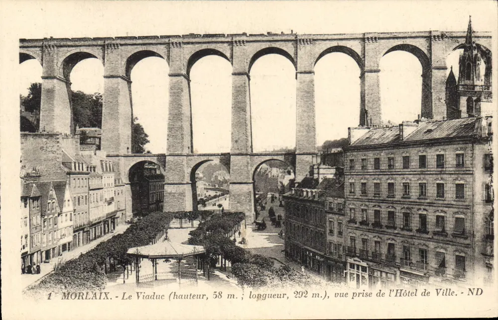 Morlaix - O Viaduto (altura, 58 m. ; comprimento, 292 m.), vista tirada do Hotel de Ville - Frente