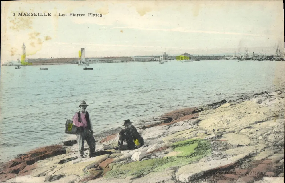 Marseille - As Pedras Planas — vista do porto com farol e barcos — editor 'Morsey' - Frente