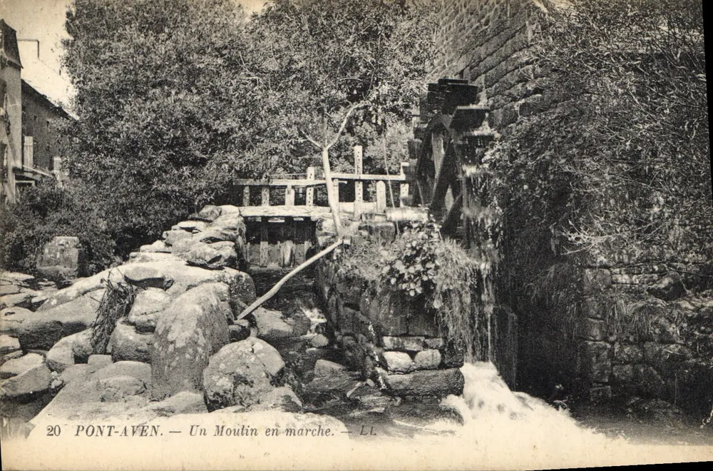 Pont-Aven — Uma Fábrica de Água em Movimento — LL - Frente