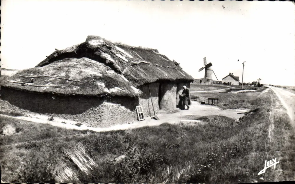 Charmes-sur-Sèvre — Eine alte Dachstube — Éditions JEF-LY - Vorderseite