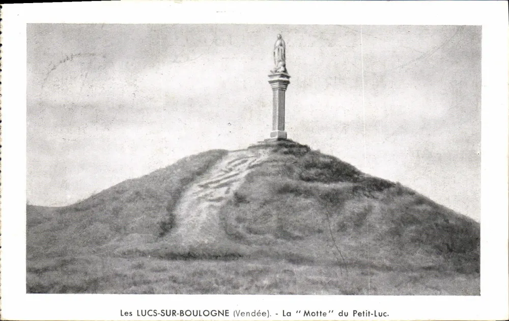 Les LUCS-SUR-BOULOGNE (Vendée) - Die "Motte" von Petit-Luc - Vorderseite