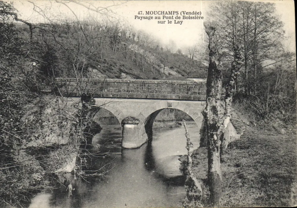 Mouchamps (Vendée) — Landschaft mit Brücke von Boissière über den Lay — Druckerei Jehly-Kopin, Mortagne - Vorderseite