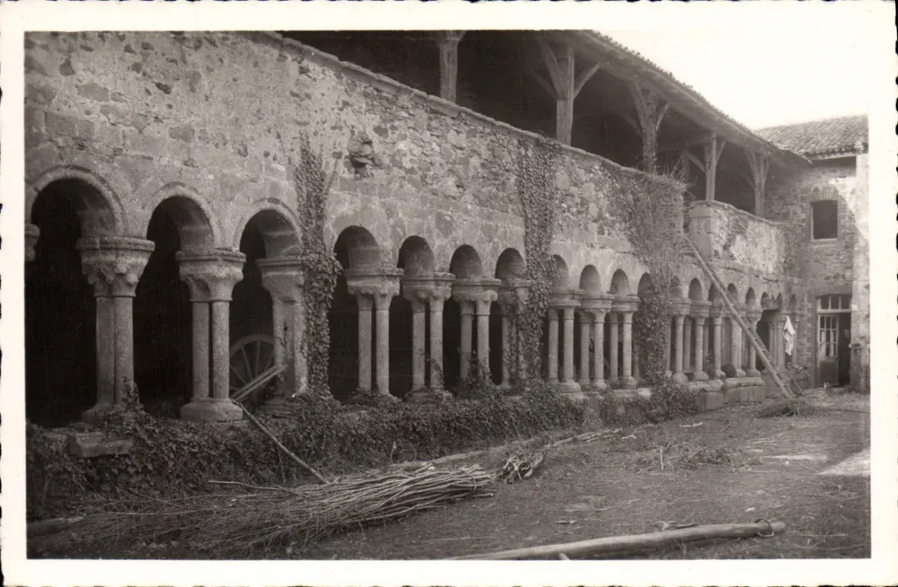 Abbazia dei Benedettini — La Grainetière (Vendée), 12° secolo — Les Éditions Modernes Limoges - Recto