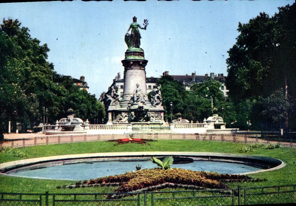 Praça Carnot, Lyon — Estátua da República — Mexichroms - Frente