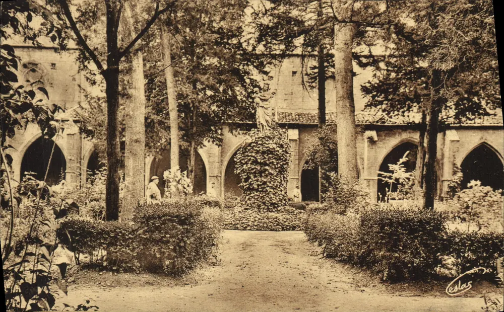 Saint-Maximin — Innenhof des Konvents der Dominikaner — Verlag: Leslas - Vorderseite
