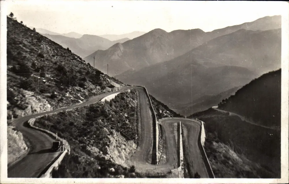 Os lacetos para Sospel — Col de Braus (Alt. 1000 m.) — Edições Francesas - Frente
