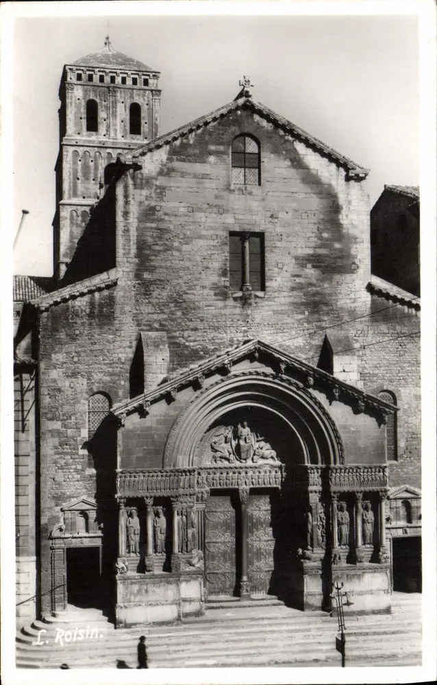 Arles - A Igreja de São Trofimé — editor L. Rolsin, n° de série não visível - Frente