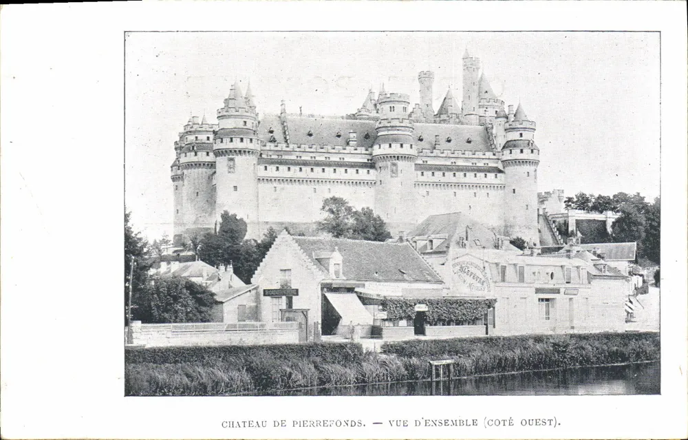Castelo de Pierrefonds — Vista geral (lado oeste) - Frente