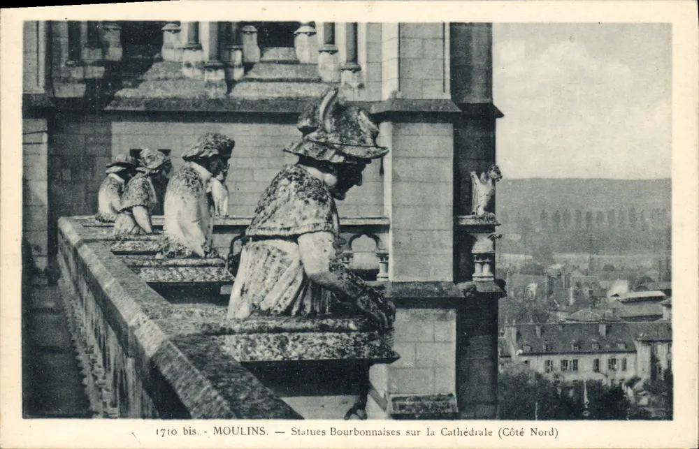 Bourbonnais-Statuen auf der Kathedrale (Nordseite) — MOULINS — 1710 bis - Vorderseite