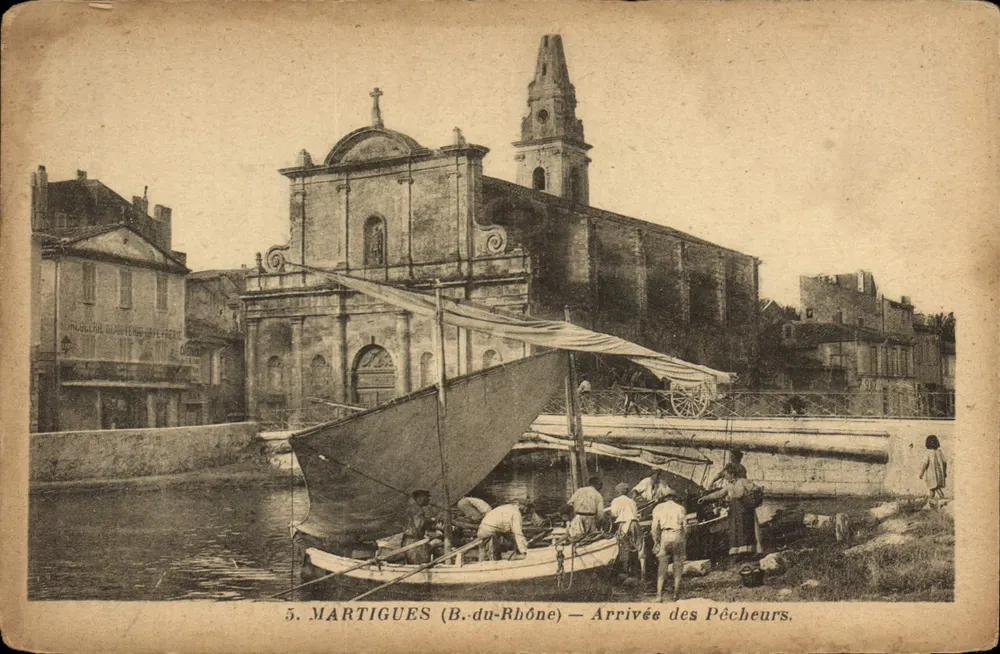 Martigues (B. do Ródano) — Chegada dos Pescadores — editor M. L. Duvivier & Cie, n°5 - Frente