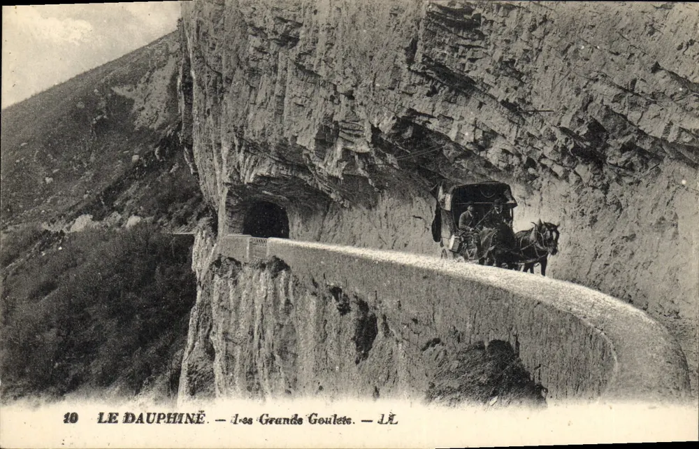 Les Grandes Goulettes — Le Dauphiné — J.L. — n°10 - Frente