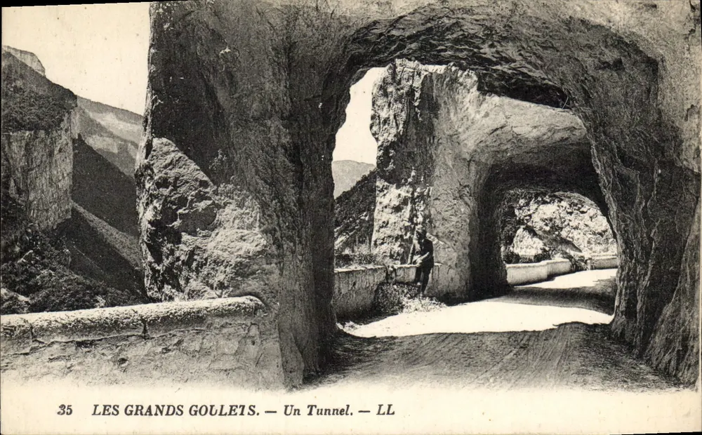 Les Grandes Golettes — Um Tunel — LL - Frente