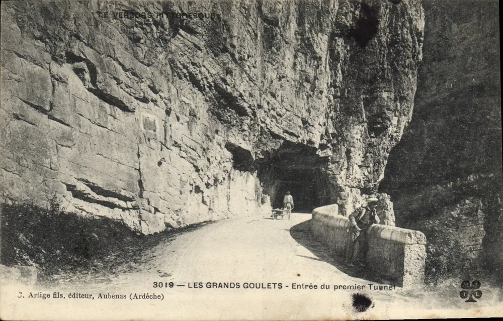 Os Grandes Goulets — Entrada do primeiro túnel — J. Artige filho, editor, Aubenas (Ardèche) — n° 3019 - Frente