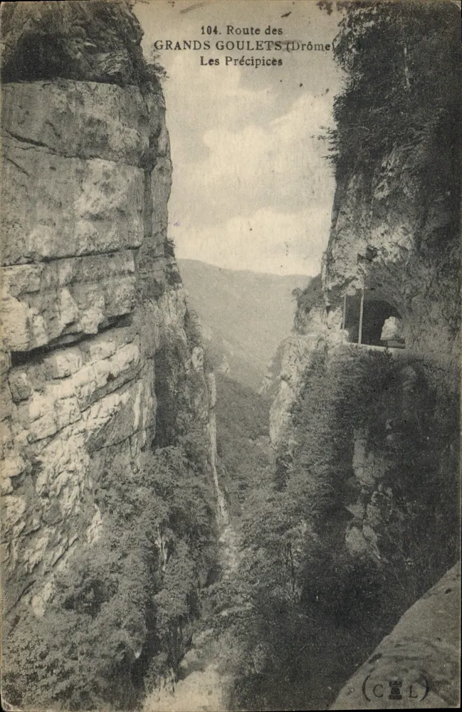 Os Precipícios — Estrada dos Grandes Goulets (Drôme) — CCL - Frente