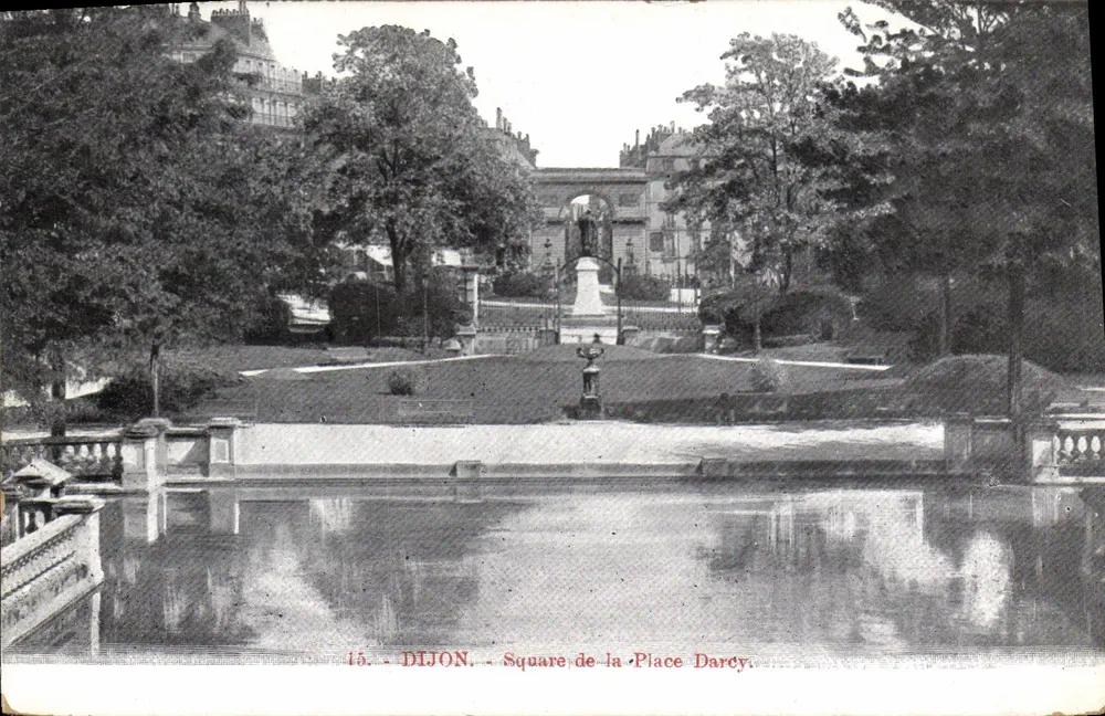 Dijon — Praça Darcy — editor desconhecido, n° 15 - Frente
