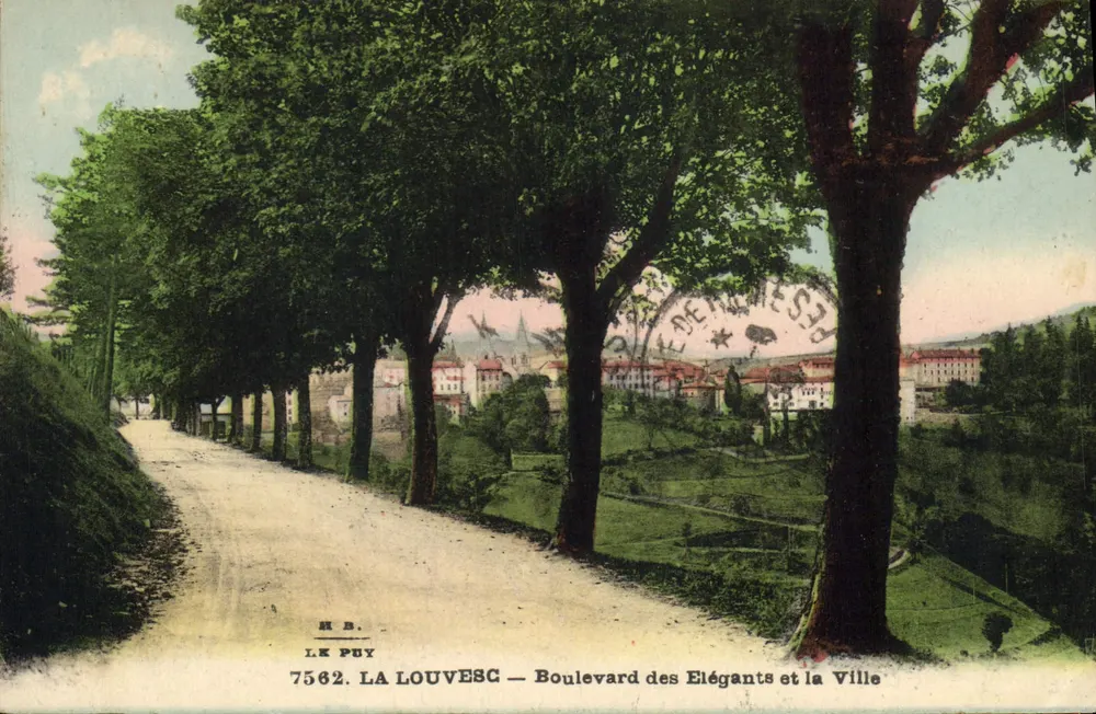 Le Puy — Boulevard des Élégants und die Stadt — Verlag L. B. Nr. 7562 - Vorderseite