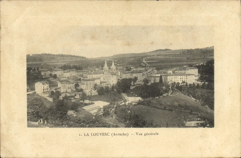 LA LOUVESC (Ardeche) — Vista geral — Cliché A. Berard Annonges - Frente