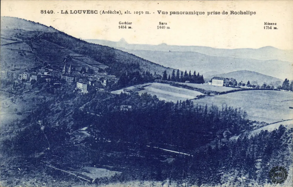 La Louvesc (Ardèche), Höhe 1050 m. — Panoramablick von Rochelipe — Edition d'Art Margerit-Rémond, Le Puy - Vorderseite