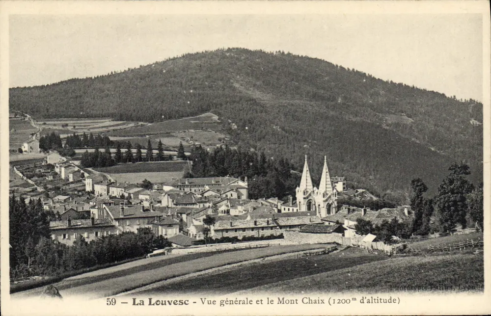 La Louvesc - Allgemeiner Blick und der Mont Chaix (1200m Höhe) — Phototypie Renier, Lyon — Nr. 59 - Vorderseite
