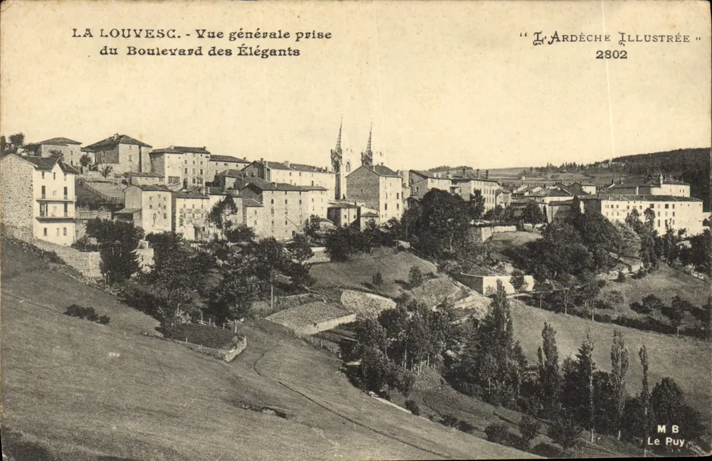 La Louvesc - Allgemeiner Blick vom Boulevard des Éléants — "L'ARDÈCHE ILLUSTRÉE" 2802, veröffentlicht von M B Le Puy - Vorderseite