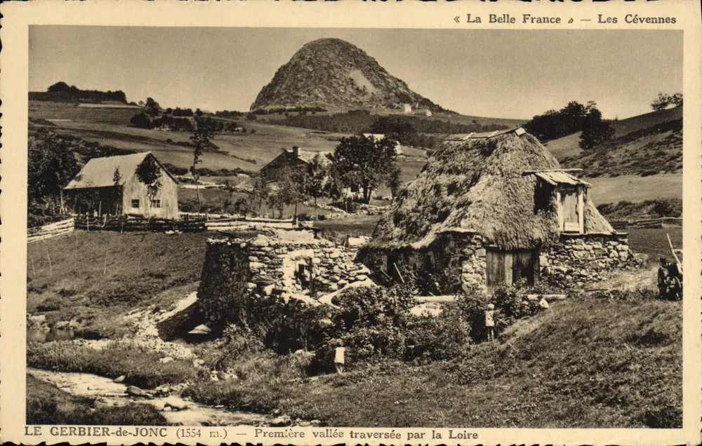 Le Gerbier-de-Jonc (1554 m.) — Erste Schlucht, durch die die Loire fließt — Die Cévennes - Vorderseite