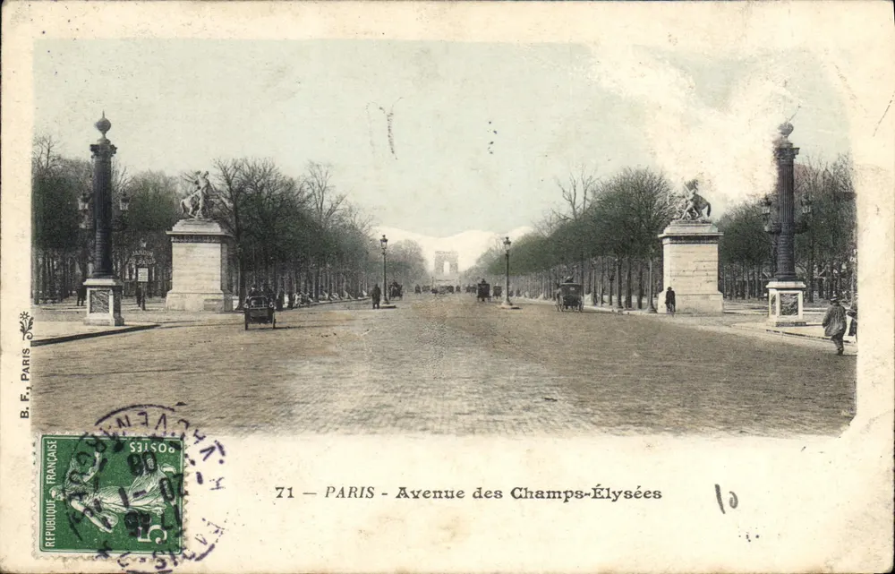 Paris - Avenida dos Campos-Élisée — vista da entrada com colunas e estátuas — B.F. Paris, n°71 - Frente