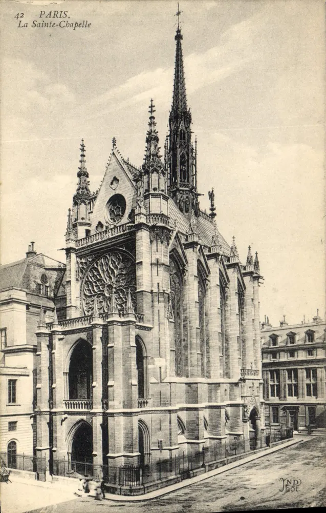 Paris. A Santa Capela — vista externa — INDOT, n°42 - Frente