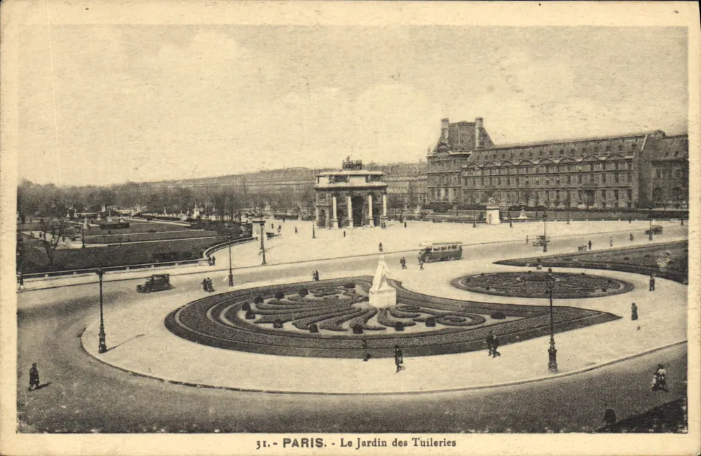 Parigi - Il Giardino delle Tuileries — vista del rondò con il monumento centrale e le allee — editore non identificato, n. 31 - Recto
