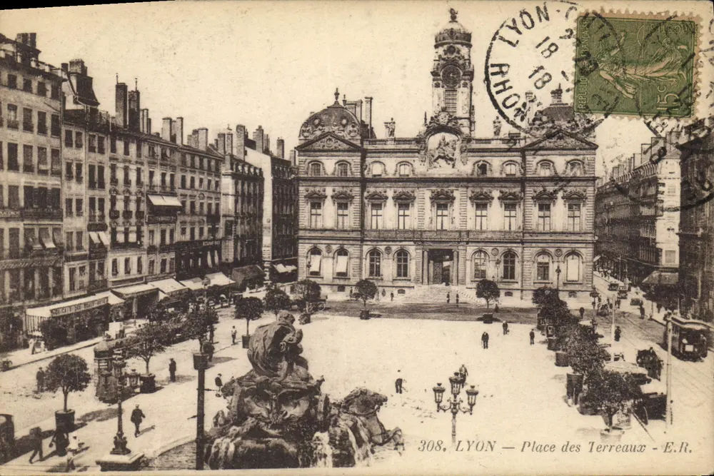 LYON — Place des Terreaux — E.R. — n°308 - Frente