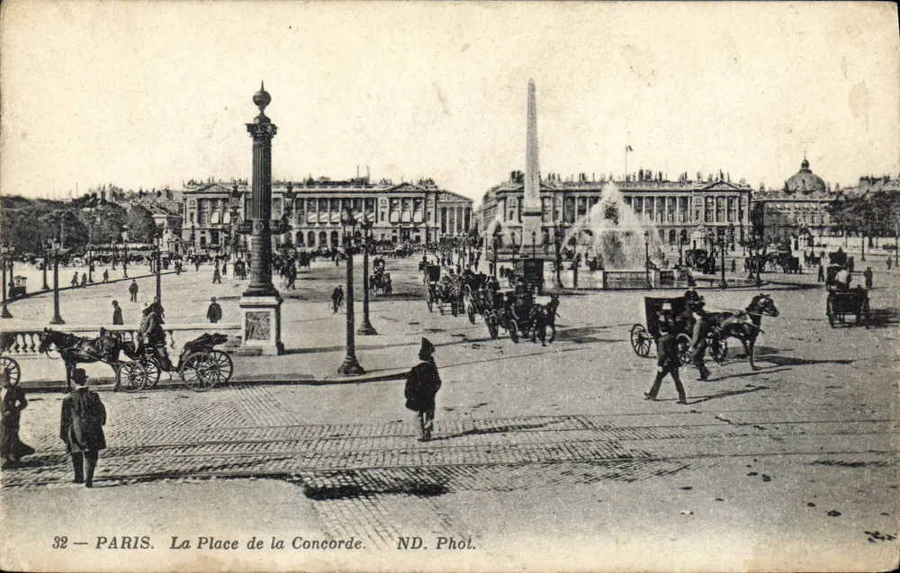 Paris — Praça da Concórdia — ND. Fot. - Frente