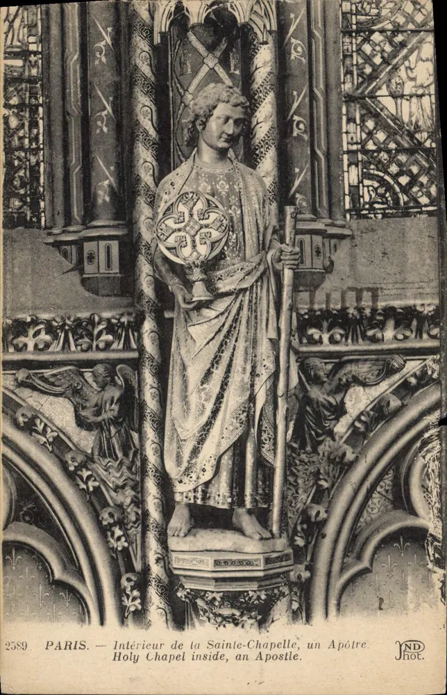 Paris — Innenansicht der Sainte-Chapelle, ein Apostel — IND Phot. - Vorderseite