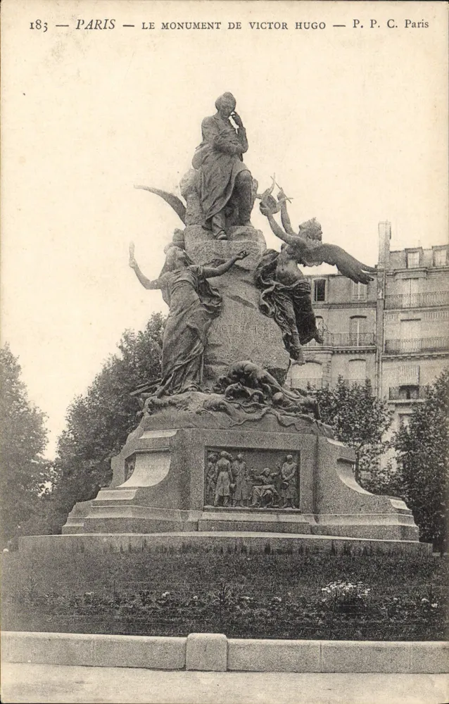 Paris — O monumento de Victor Hugo — P. P. C. Paris - Frente