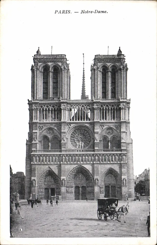 Paris — Catedral de Notre-Dame — vista da fachada - Frente