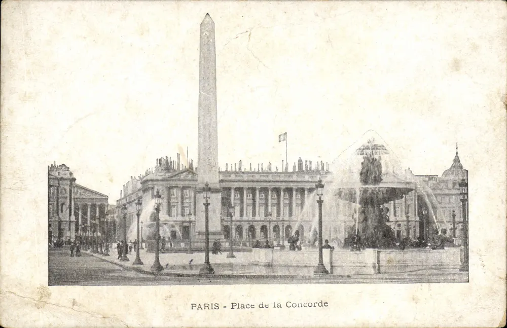 Paris - Place de la Concorde — Obélisque et fontaine ornée de sculptures — éditeur non identifié - Frente