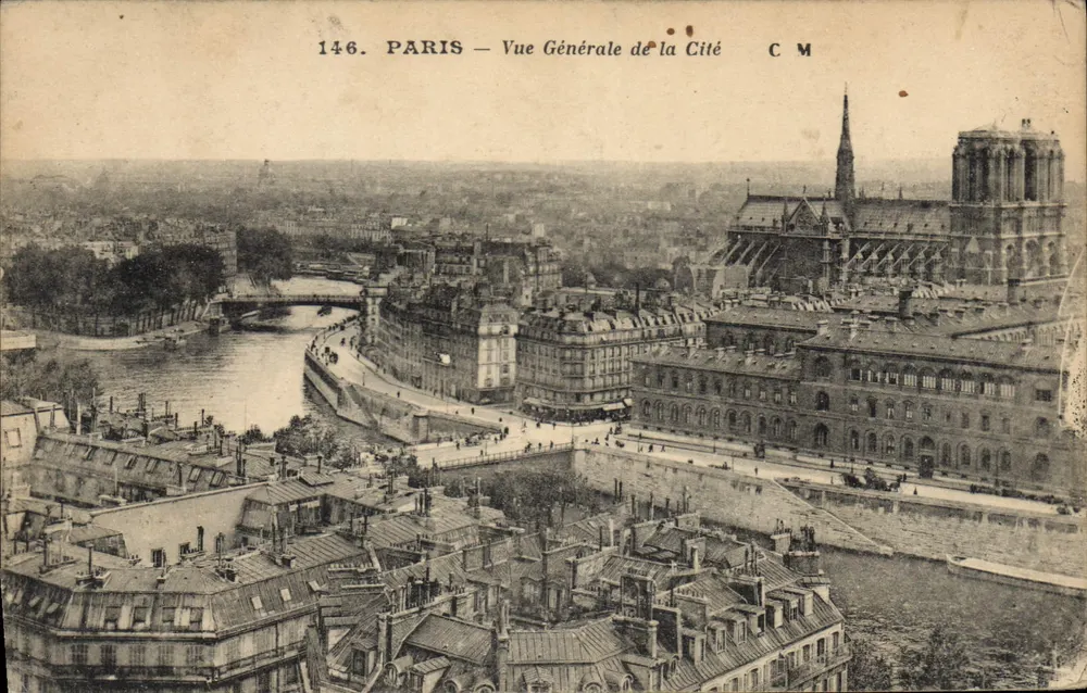 Paris — Vista Geral da Cidade — C M - Frente
