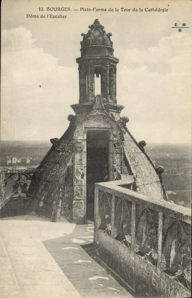 Bourges — Plate-Forme de la Tour de la Cathédrale, Dôme de l'Escalier — E.M.B. - Vorderseite