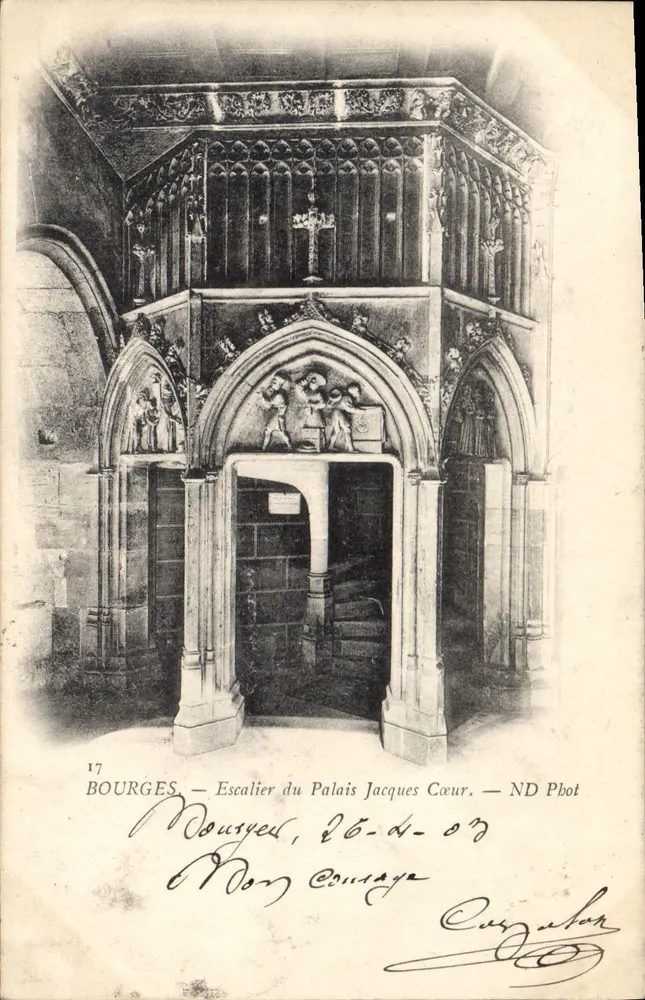 Bourges — Escada do Palácio Jacques Cœur — ND Pbot - Frente
