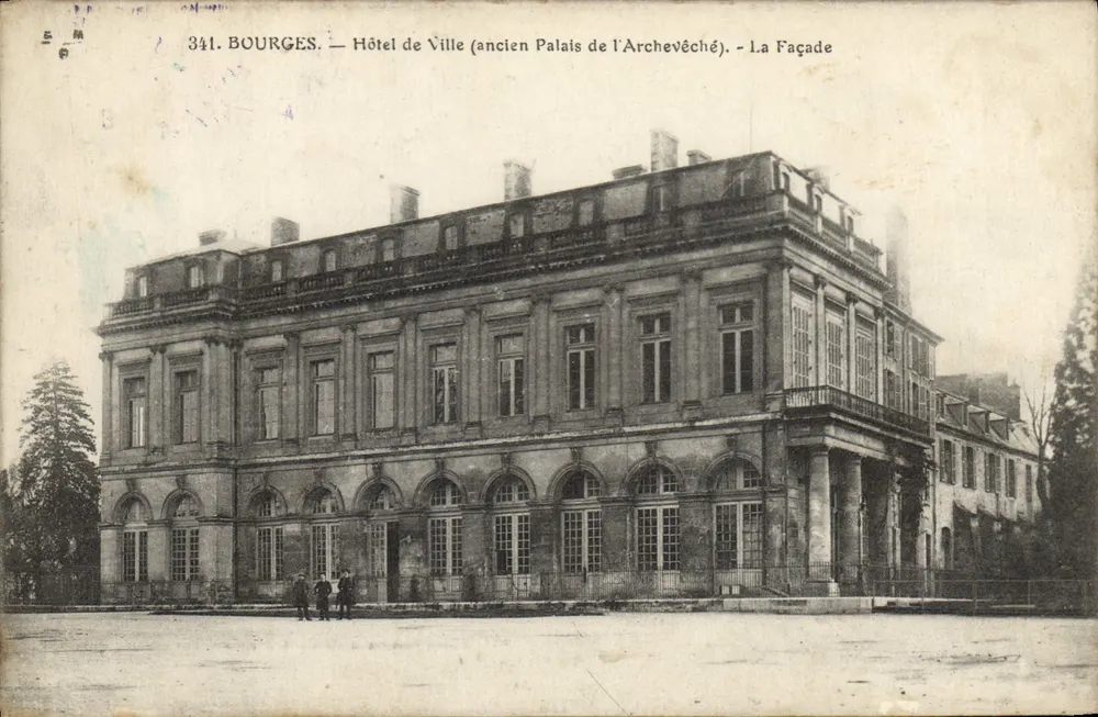 Bourges — Rathaus (ehemaliger Palast des Erzbischofs) — Die Fassade - Vorderseite
