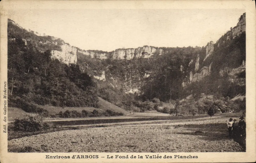 Um ARBOIS — Der Grund der Vallée des Planches — Edit. des Galeries Modernes - Vorderseite