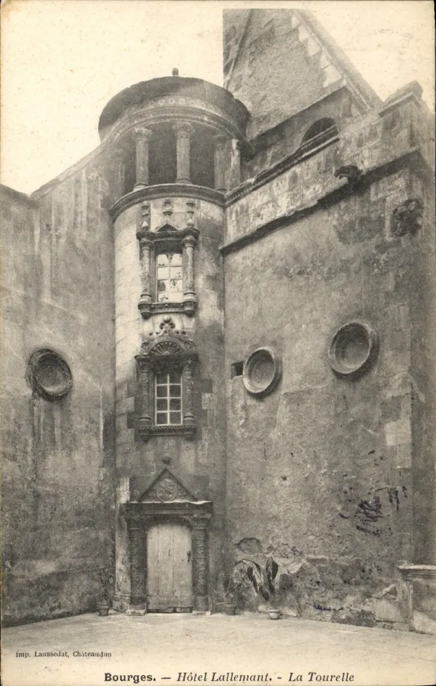 Bourges — Hotel Lallemand — La Tourelle — imp. Laussedat, Châteauneuf - Frente