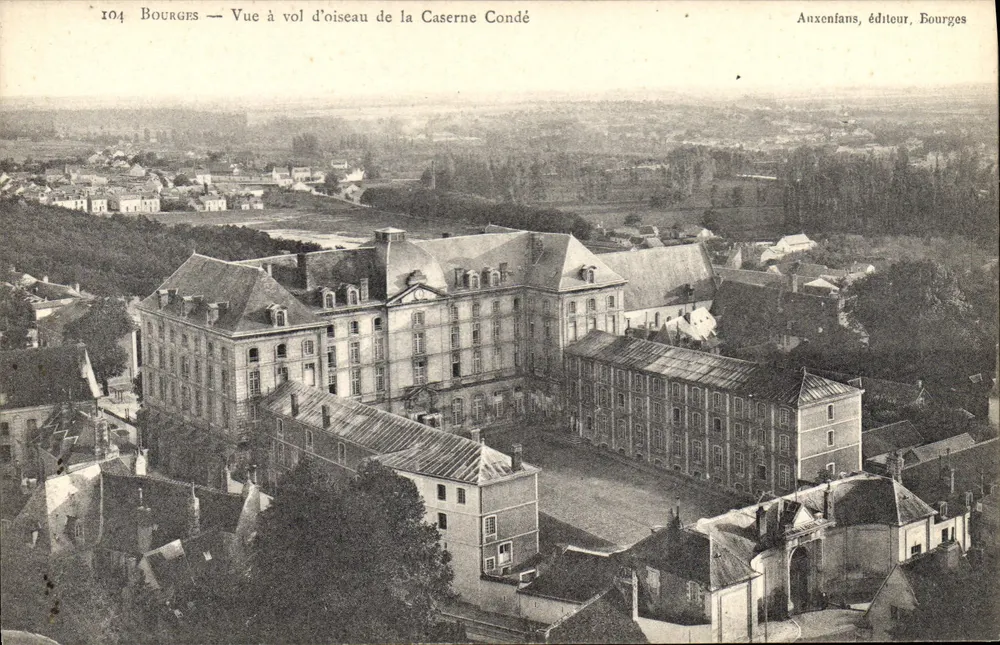 Bourges — Vogelperspektive der Kaserne Condé — Auxenfans, Verlag, Bourges - Vorderseite