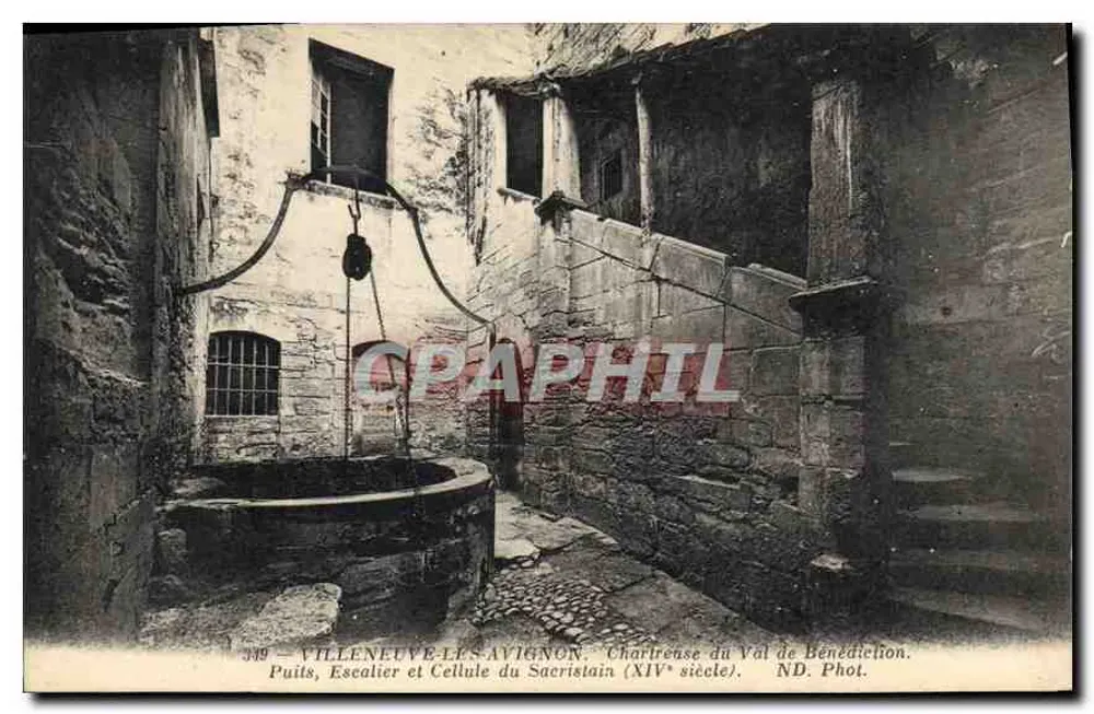 Villeneuve-lès-Avignon — Chartreuse von Val de Bénédicton, Brunnen und Treppe aus dem 14. Jahrhundert — ND. Foto. - Vorderseite