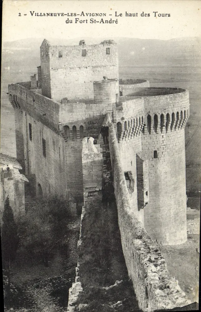 Villeneuve-lès-Avignon — Oben an den Türmen des Forts St-André — Verlag nicht sichtbar - Vorderseite