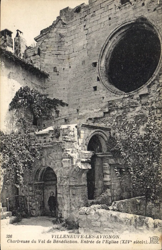 Villeneuve-lès-Avignon — Chartreuse du Val de Bénédition. Eingang der Kirche (14. Jahrhundert). Foto. JND - Vorderseite
