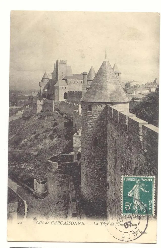 Cidade de CARCASSONNE — Torre da Inspiração - Frente