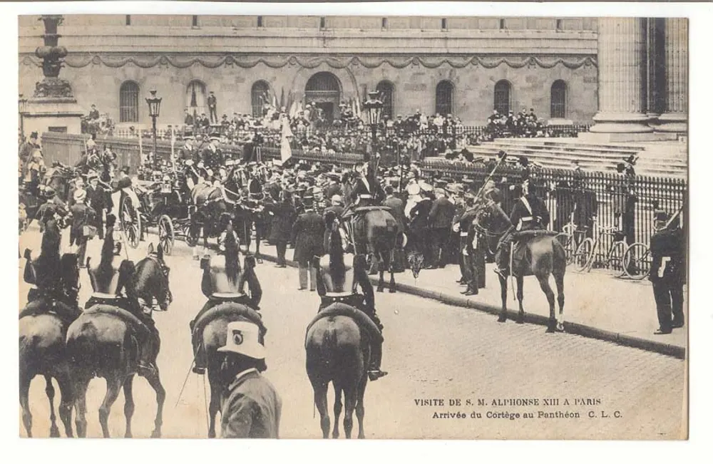 Ankunft der Prozession am Pantheon — Besuch Seiner Majestät Alphonse XIII in Paris — C.L.C. - Vorderseite