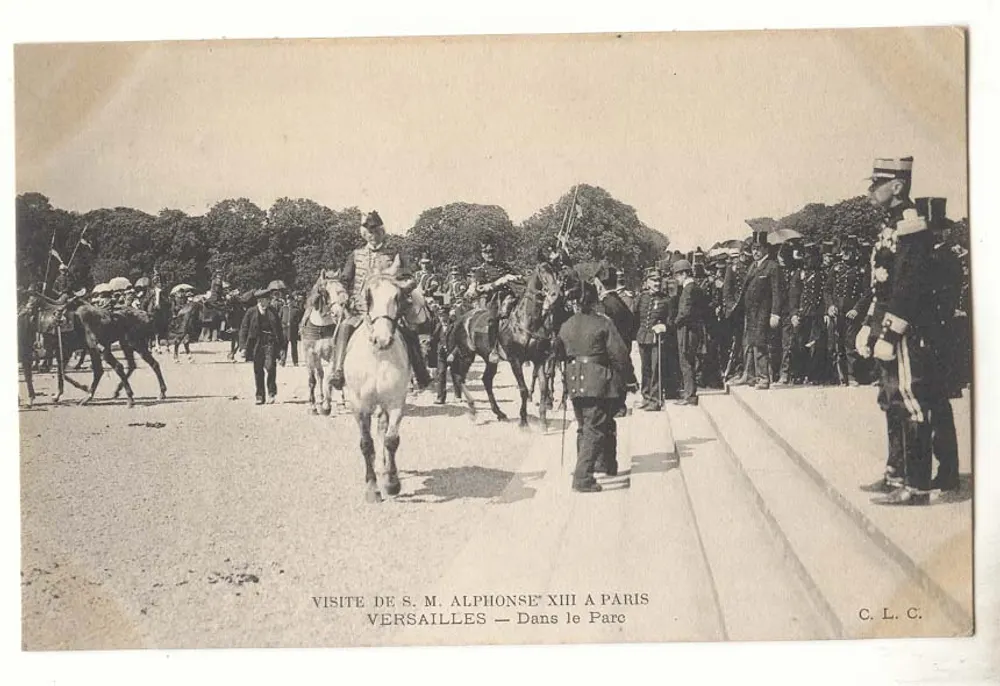Besuch Seiner Majestät Alphonse XIII in Paris — Versailles — Im Park - Vorderseite