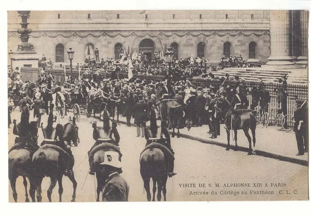Ankunft der Prozession in Paris — Besuch Seiner Majestät Alphonse XIII am Panthéon — C.L.C. - Vorderseite