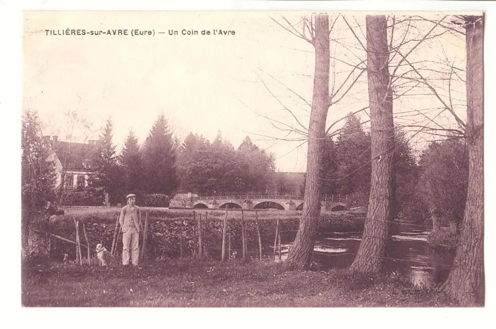 TILLIÈRES-sur-AVRE (Eure) — Ein Stück des Avre - Vorderseite